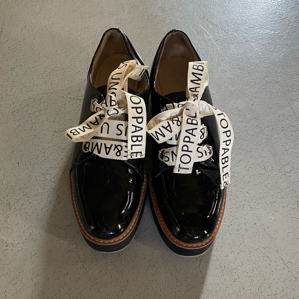 Zara Oxford shoes with detailed laces